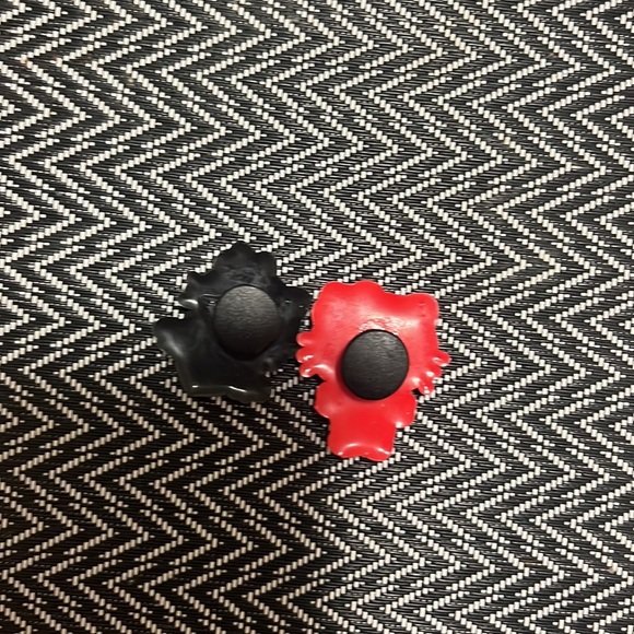 Hello Kitty Shoe Charms - Picture 2 of 2